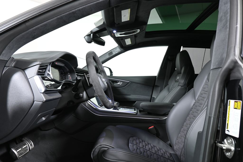 2025 Audi RS Q8 4.0T 3