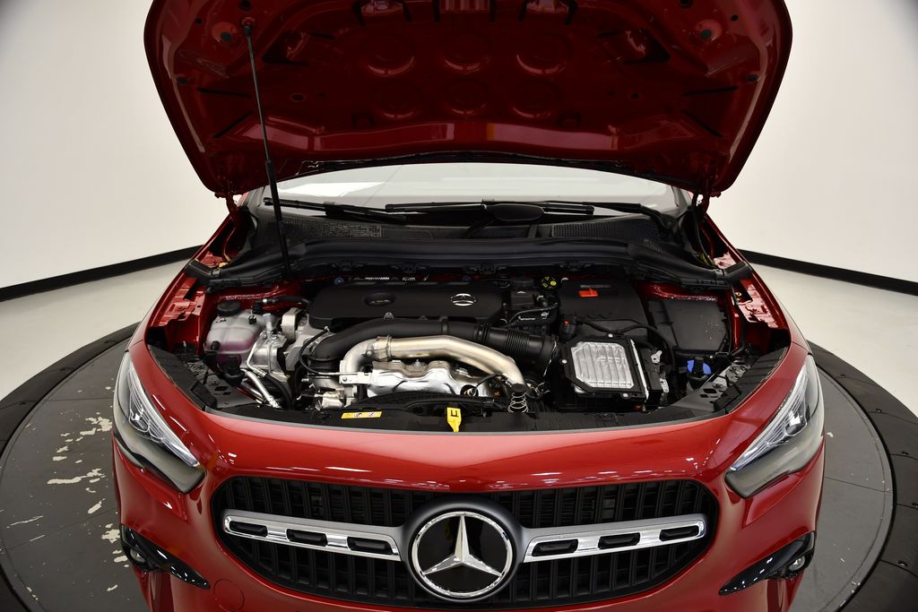 2025 Mercedes-Benz GLA 250 4MATIC 12