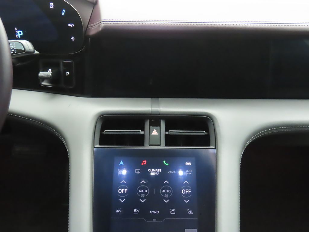 Thumbnail: 2022 Porsche Taycan - 14