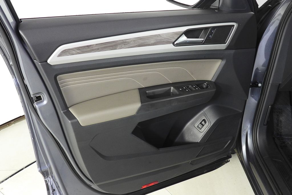 Thumbnail: 2023 Volkswagen Atlas - 11