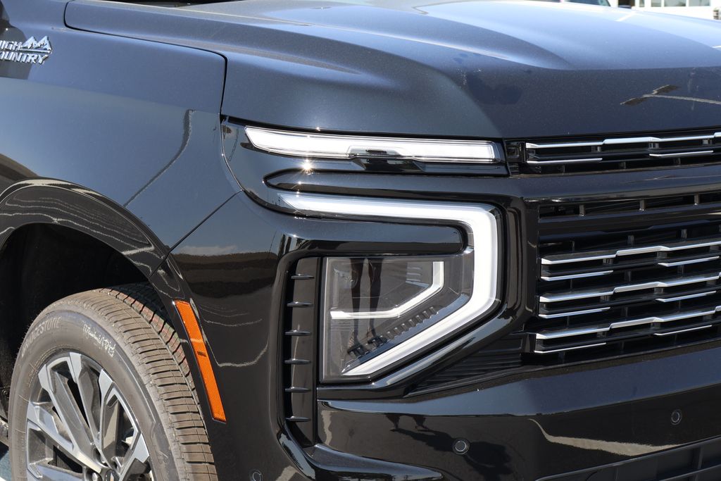 Thumbnail: 2025 Chevrolet Suburban - 3