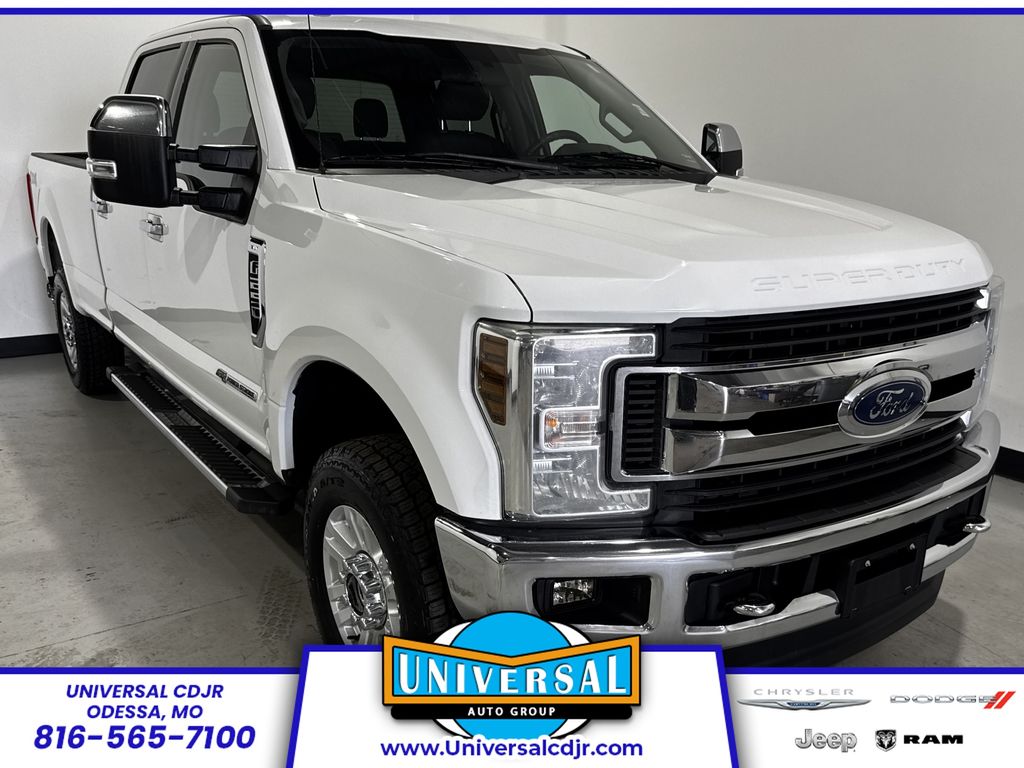 Oxford White 2019 Ford F-250 Super Duty XLT Crew Cab 4WD Pickup Truck Four-Wheel Drive 6-Speed Automatic