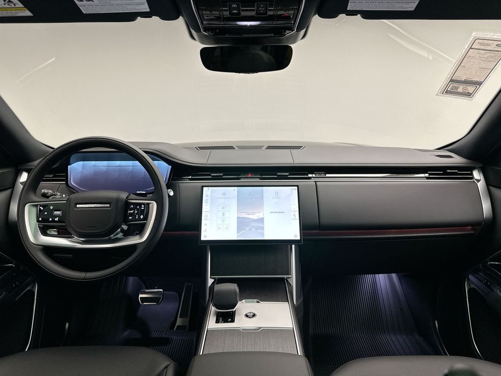 2025 Land Rover Range Rover SE 9