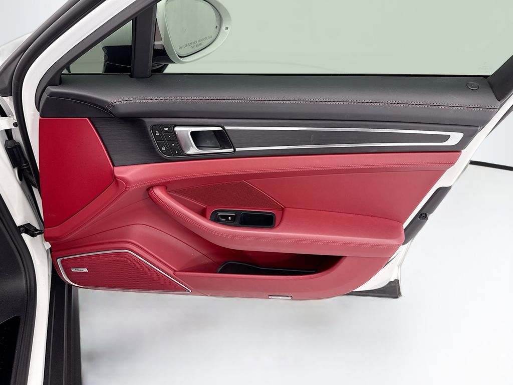 Thumbnail: 2023 Porsche Panamera - 25