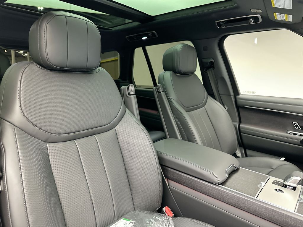 Thumbnail: 2025 Land Rover Range Rover - 5