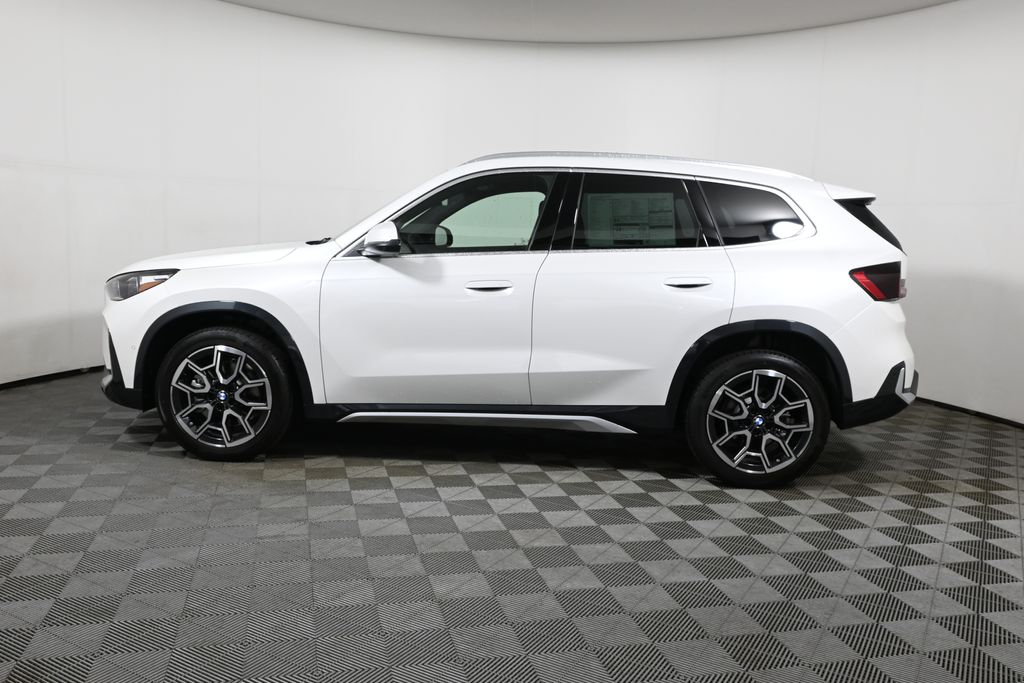 Thumbnail: 2027 BMW X1 - 2