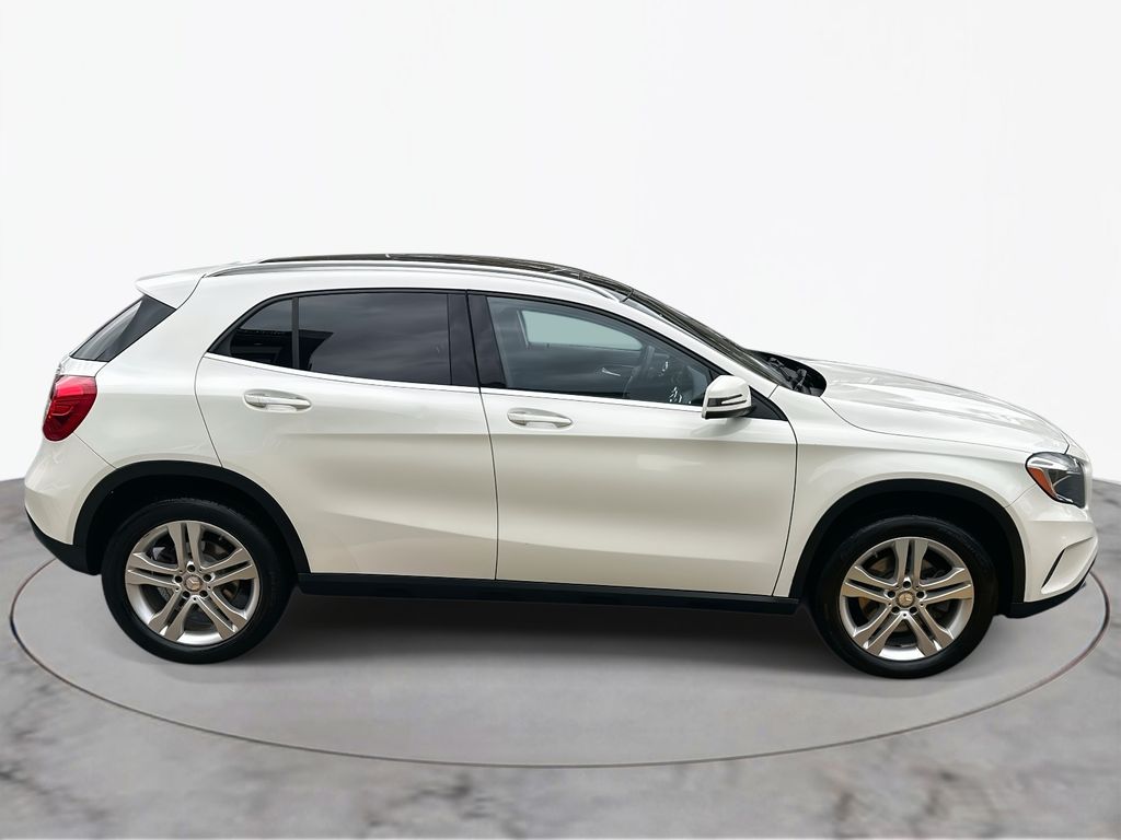 Thumbnail: 2017 Mercedes-Benz GLA - 8