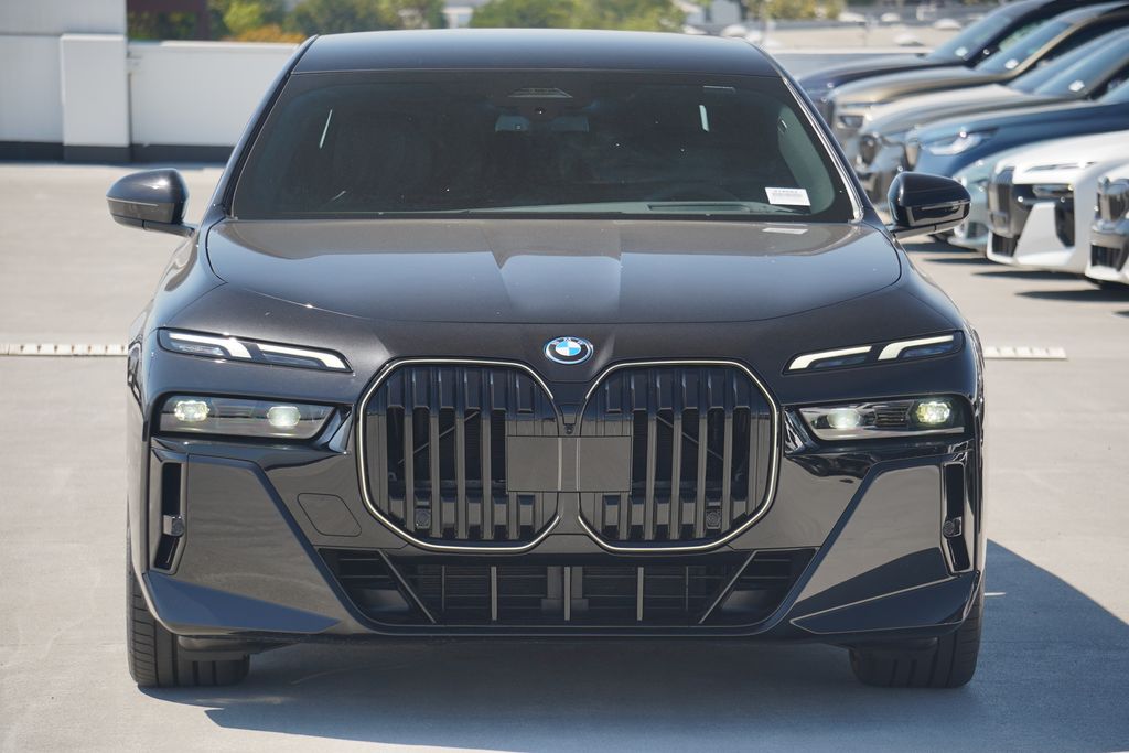 Thumbnail: 2026 BMW 7 Series - 2