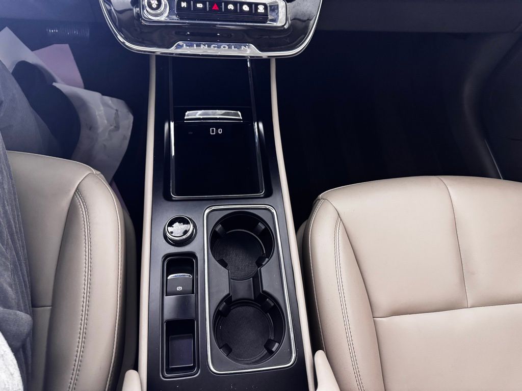 Certified Used 2024 White Lincoln Premiere image 10