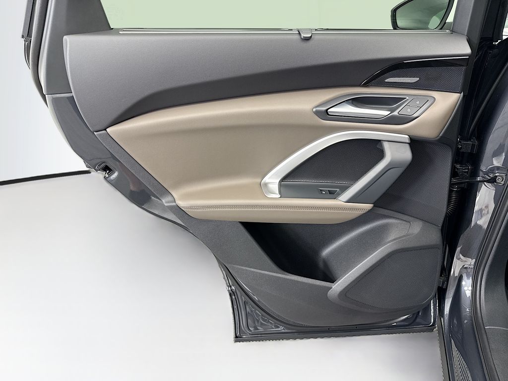 Thumbnail: 2025 Audi Q5 - 25