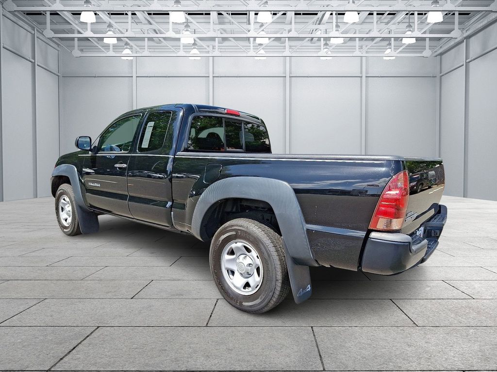 Thumbnail: 2014 Toyota Tacoma - 6