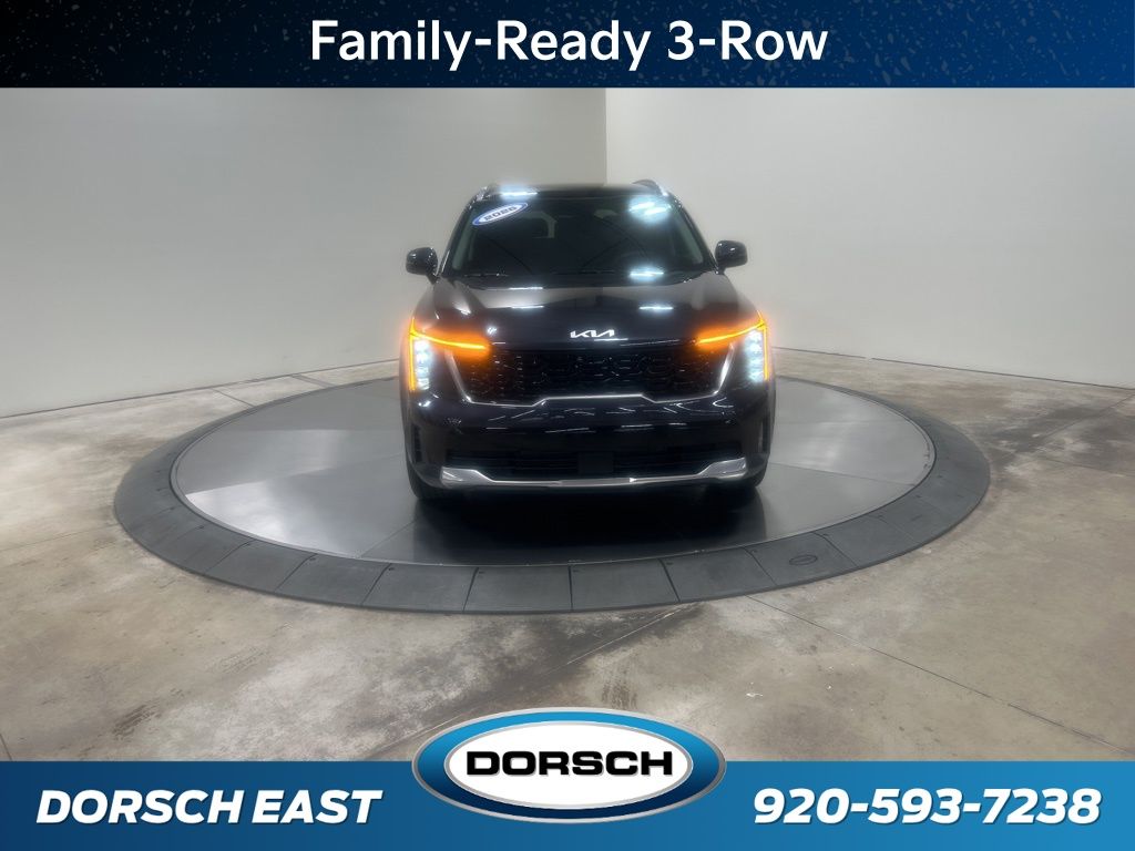 new 2026 Kia Sorento car, priced at $33,600