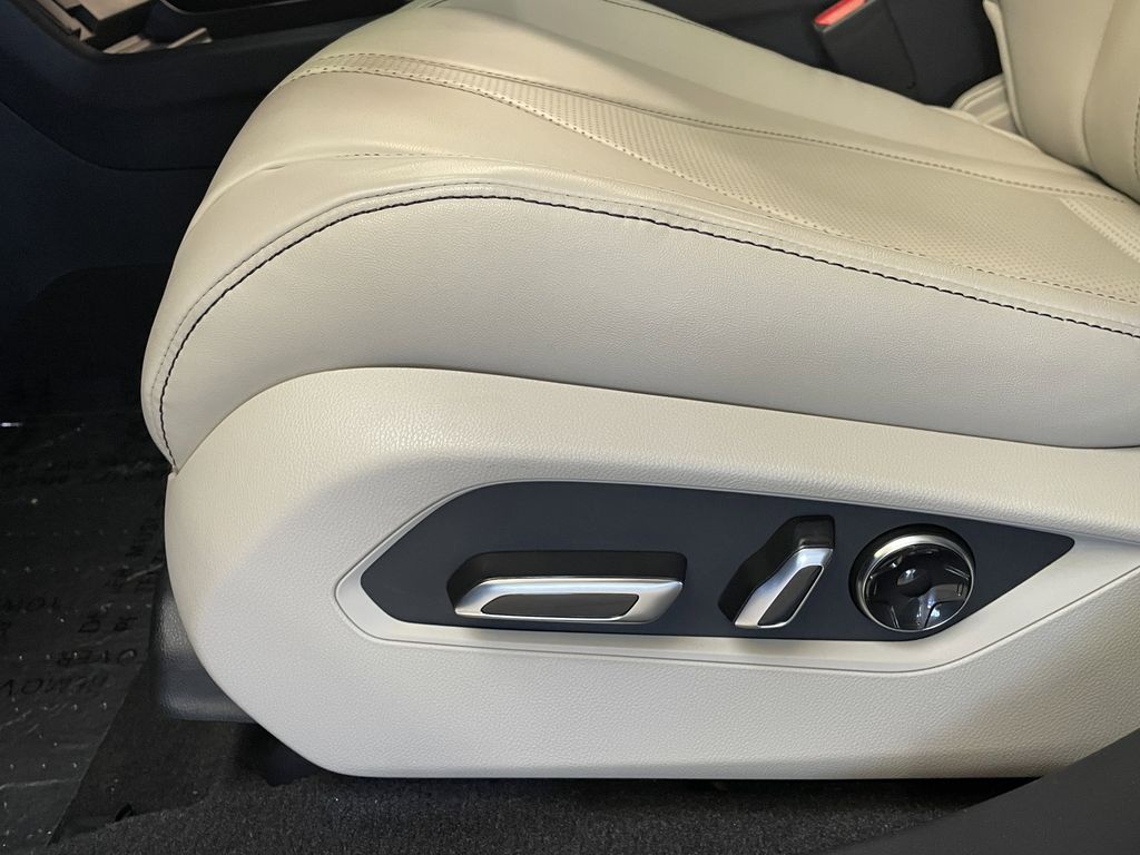 new 2025 Acura RDX car, priced at $49,250