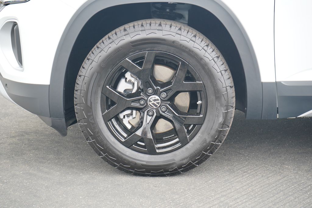 2025 Volkswagen Atlas Peak Edition SE 2