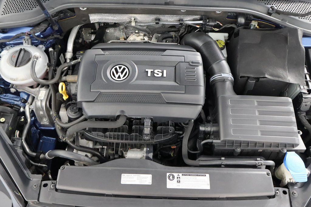 Thumbnail: 2017 Volkswagen e-Golf - 14