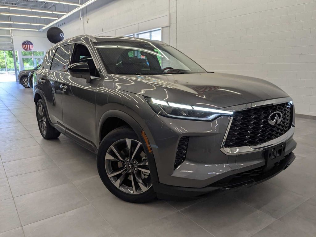 2025 INFINITI QX60 LUXE's photo
