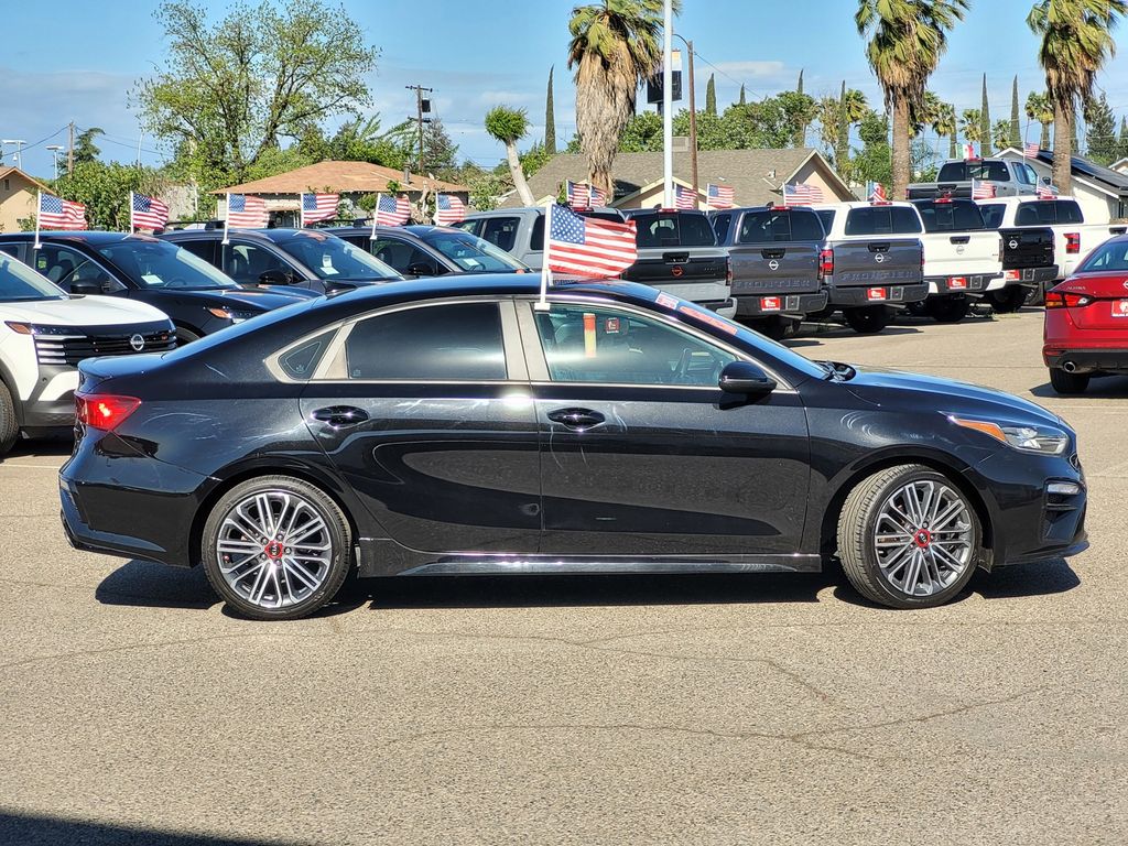 View vehicle photo 4