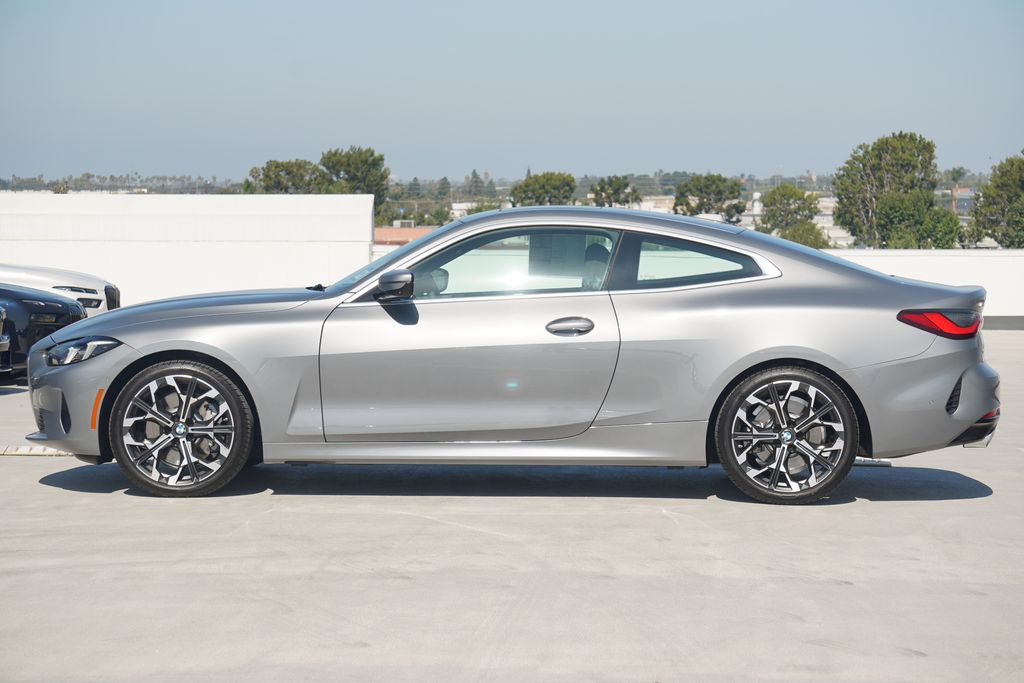 Thumbnail: 2025 BMW 4 Series - 4