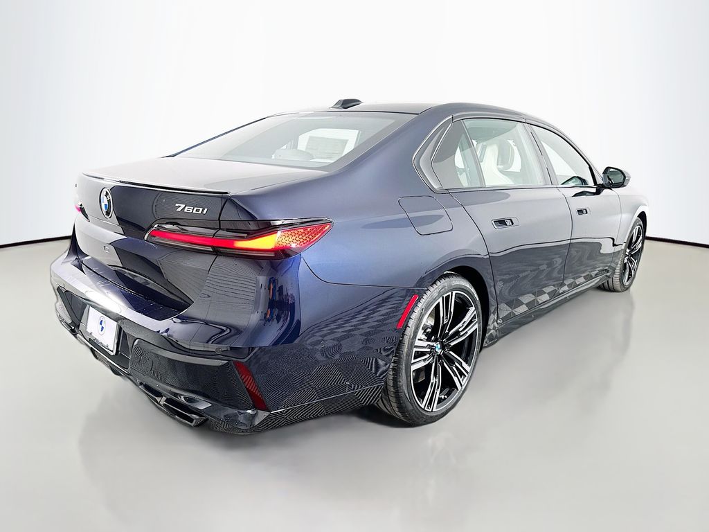 Thumbnail: 2026 BMW 7 Series - 5