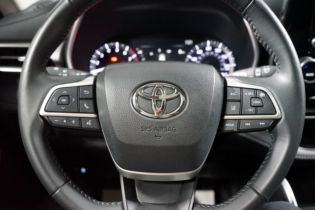 Thumbnail: 2024 Toyota Highlander - 12