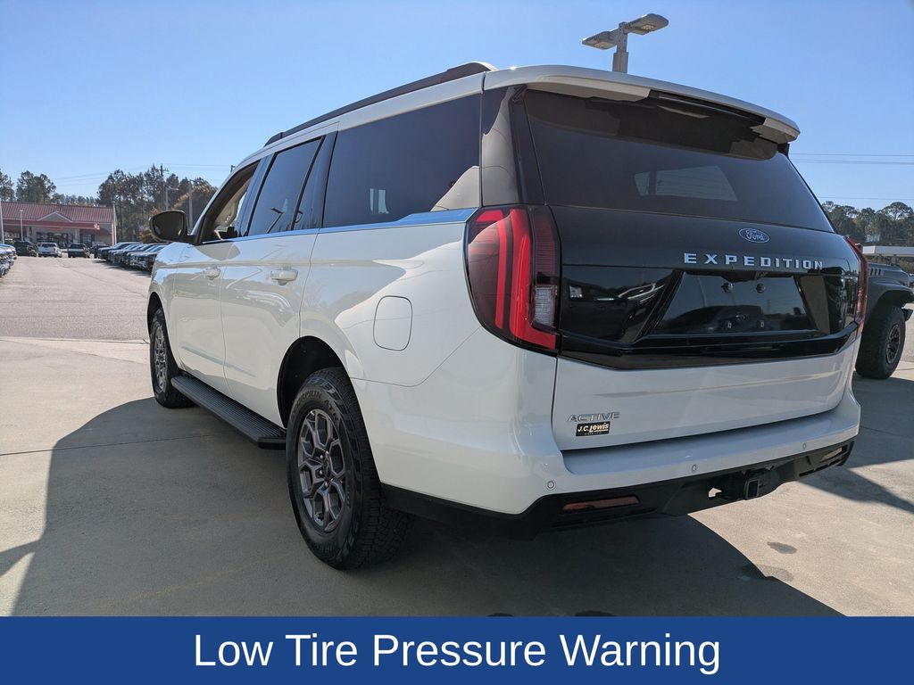2025 Ford Expedition Active