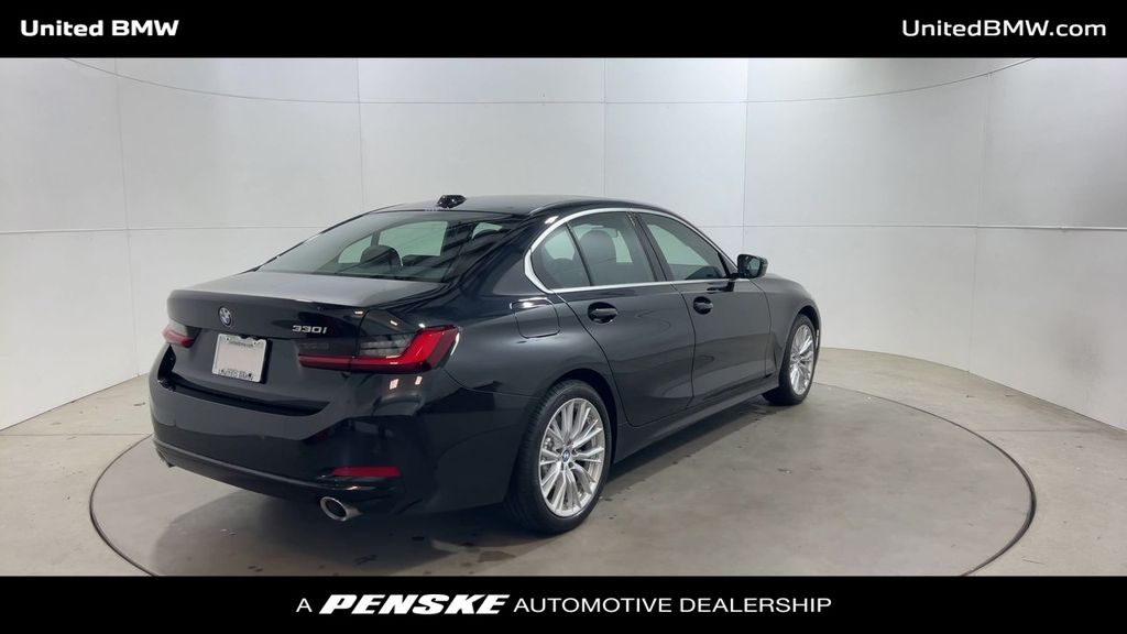 2024 BMW 3 Series 330i 8