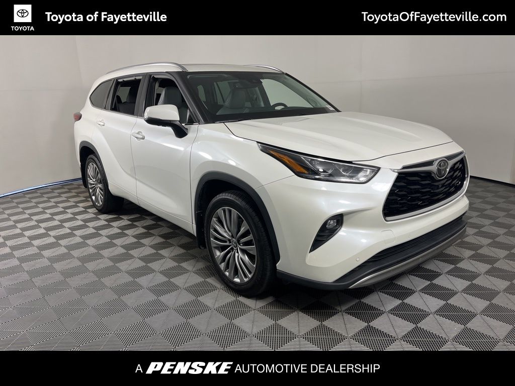 Thumbnail: 2021 Toyota Highlander - 19