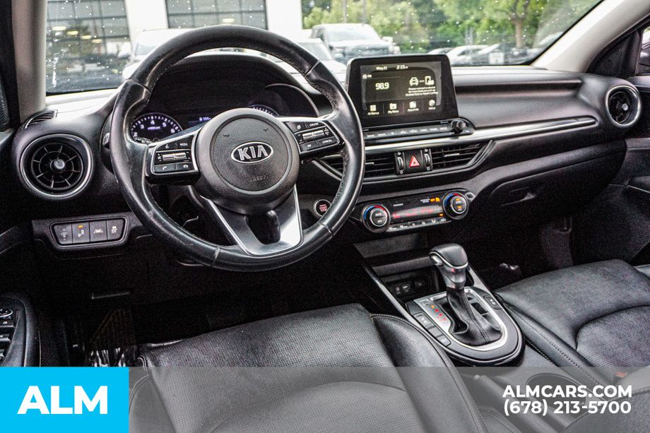 Used 2019 Black Kia EX image 27