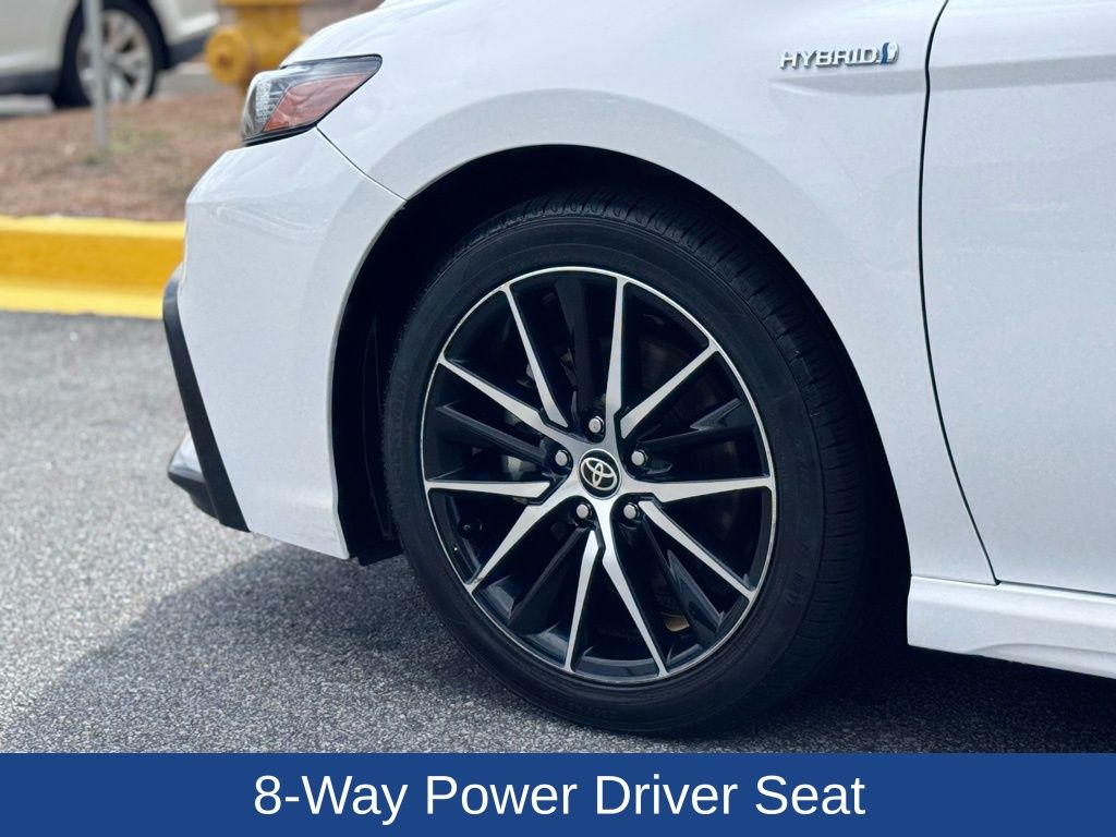 2021 Toyota Camry SE Hybrid