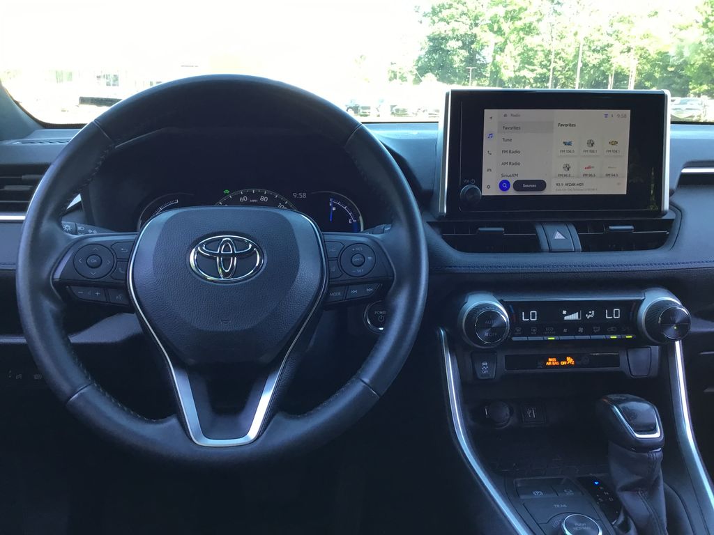 Thumbnail: 2024 Toyota RAV4 - 11
