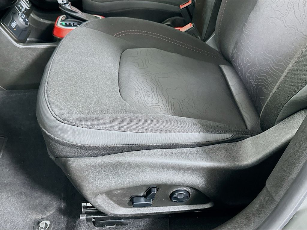 Thumbnail: 2021 Jeep Renegade - 20