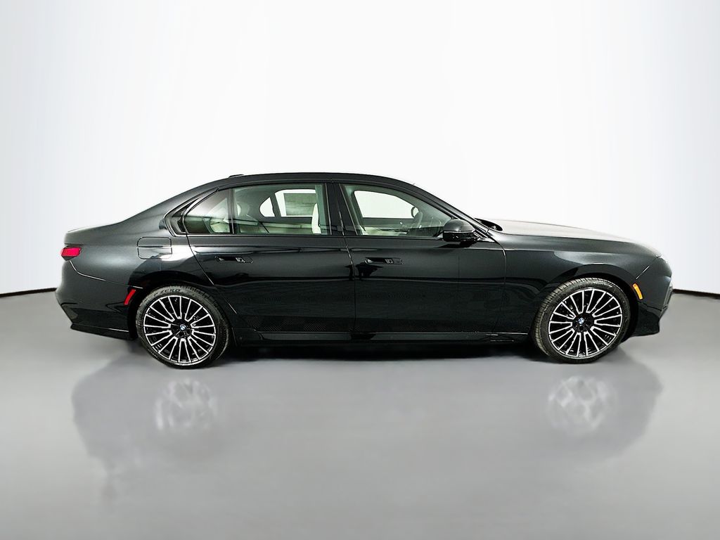 Thumbnail: 2026 BMW i7 - 4