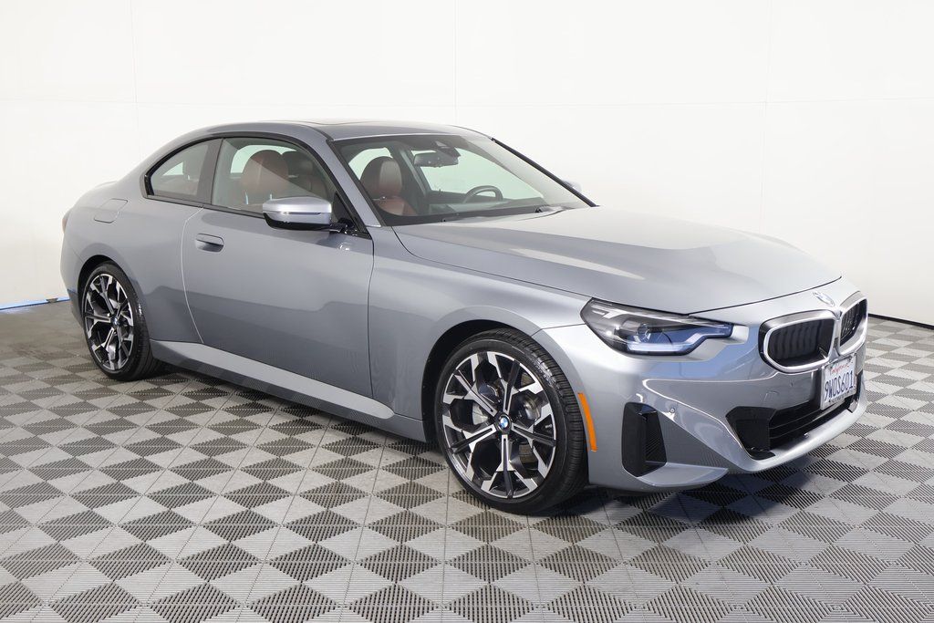 Thumbnail: 2025 BMW 2 Series - 3