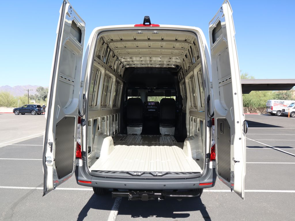 Thumbnail: 2025 Mercedes-Benz Sprinter - 30