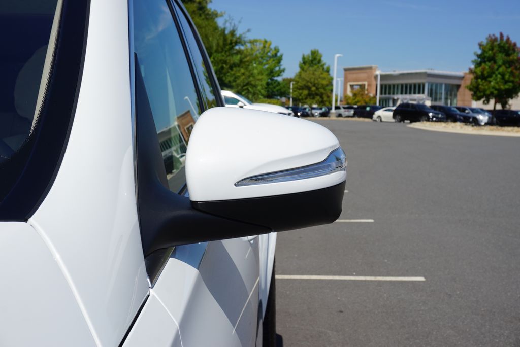 Thumbnail: 2026 Mercedes-Benz GLE - 13