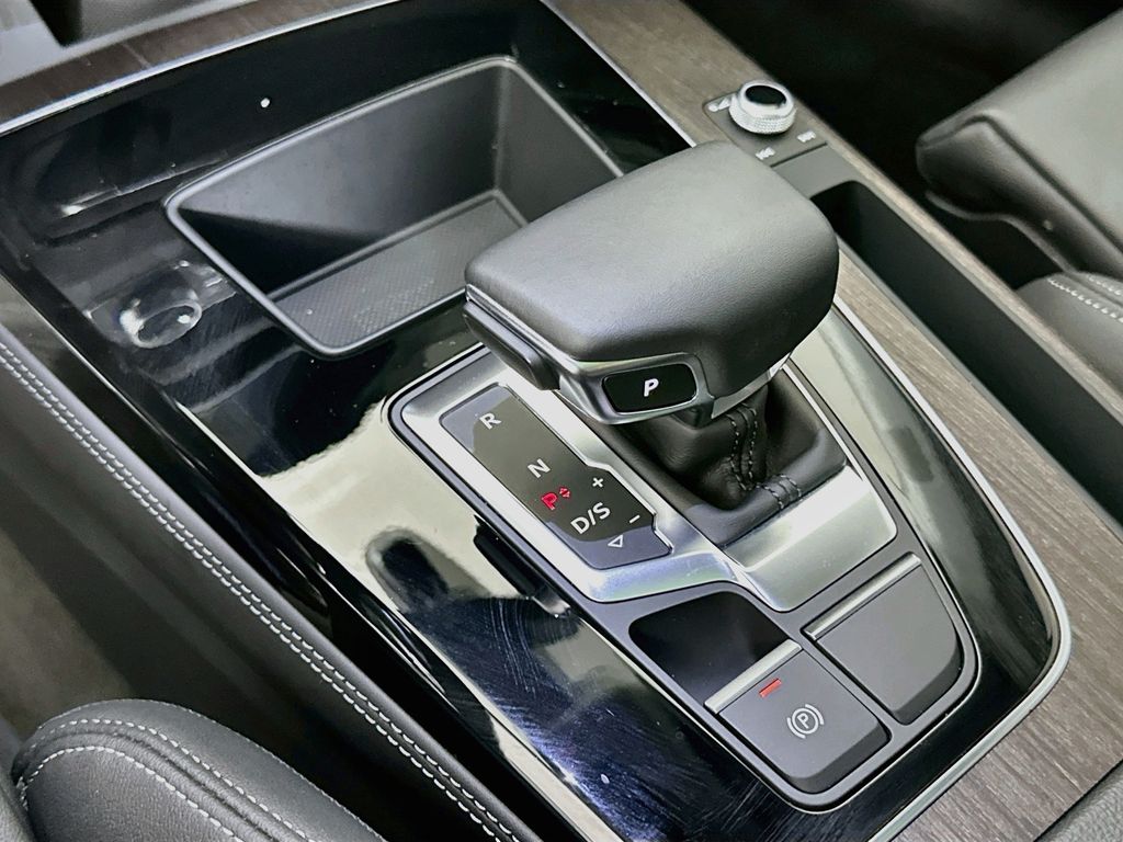 Thumbnail: 2024 Audi Q5 - 16