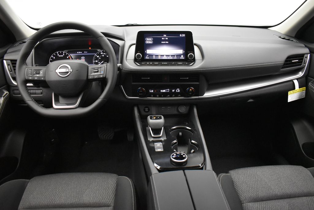 2025 Nissan Rogue SV 26