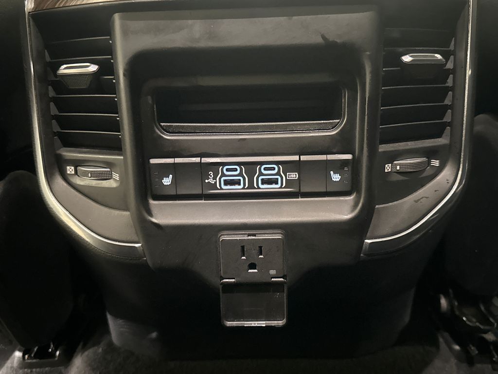 Used 2019 Black Ram Laramie image 31