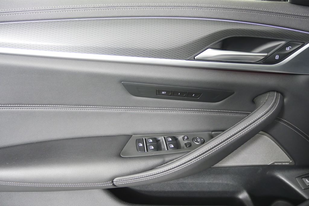 Thumbnail: 2021 BMW 5 Series - 9