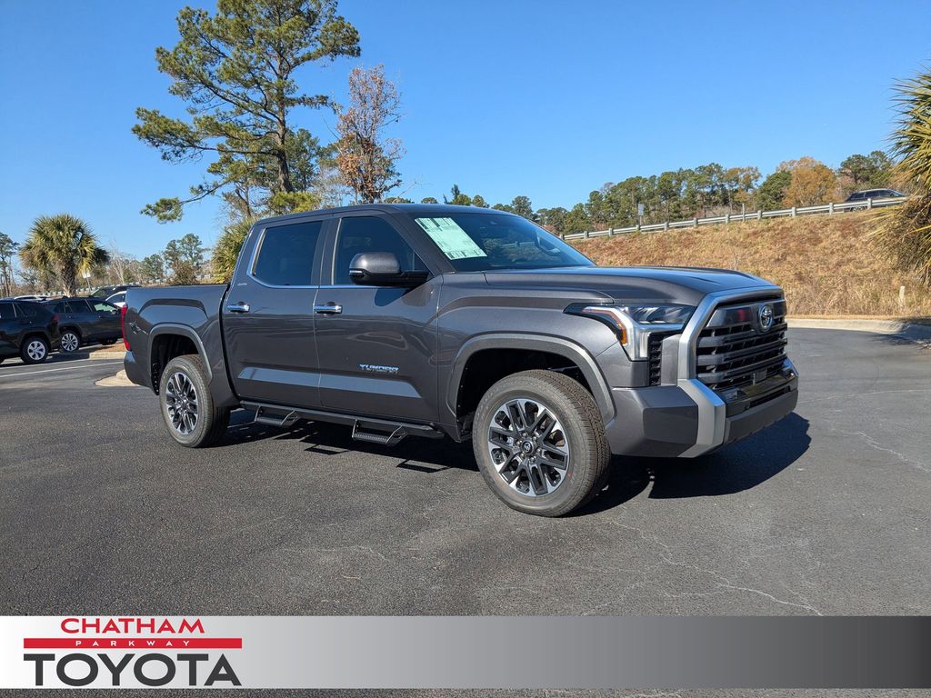 2025 Toyota Sienna XLE's photo