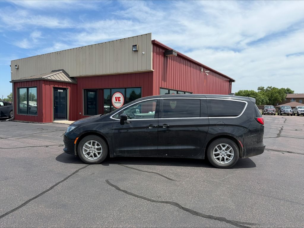 Used 2017 Chrysler Pacifica