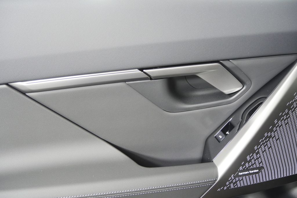 Thumbnail: 2026 BMW 5 Series - 13