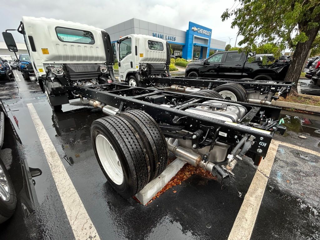 New 2025 Arc White Chevrolet 5500 HD image 5