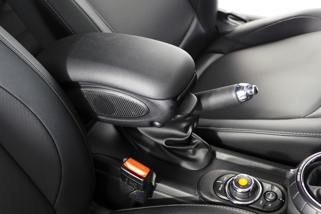 Thumbnail: 2015 MINI Cooper - 17