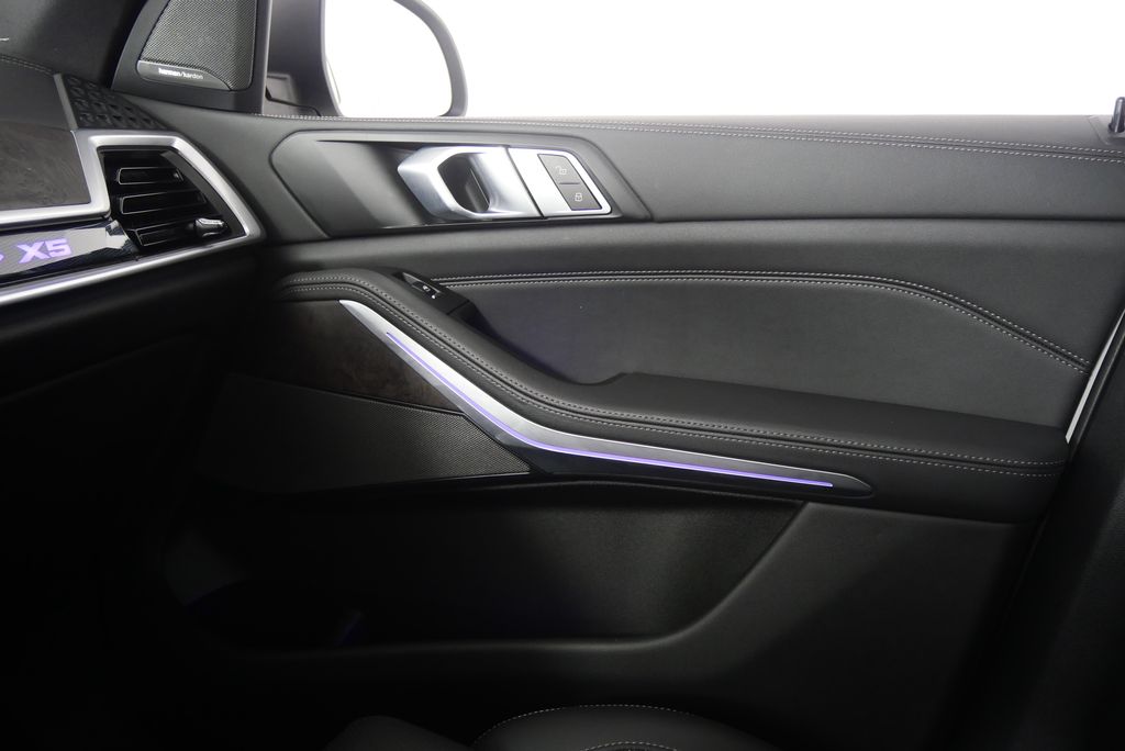 Thumbnail: 2025 BMW X5 - 30