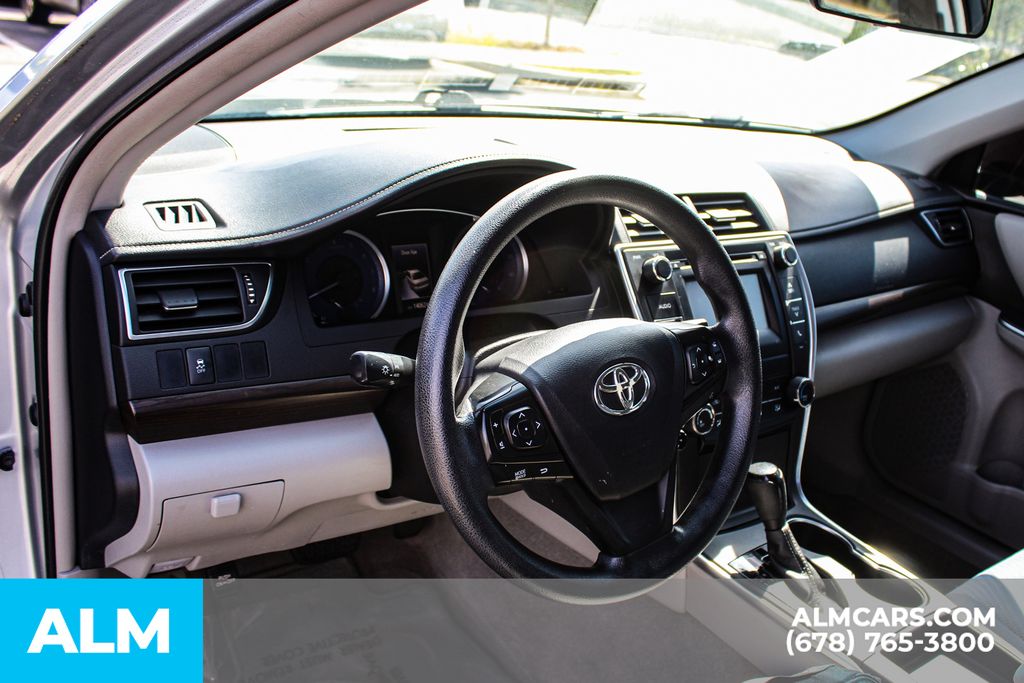 Used 2016 Silver Toyota LE image 16
