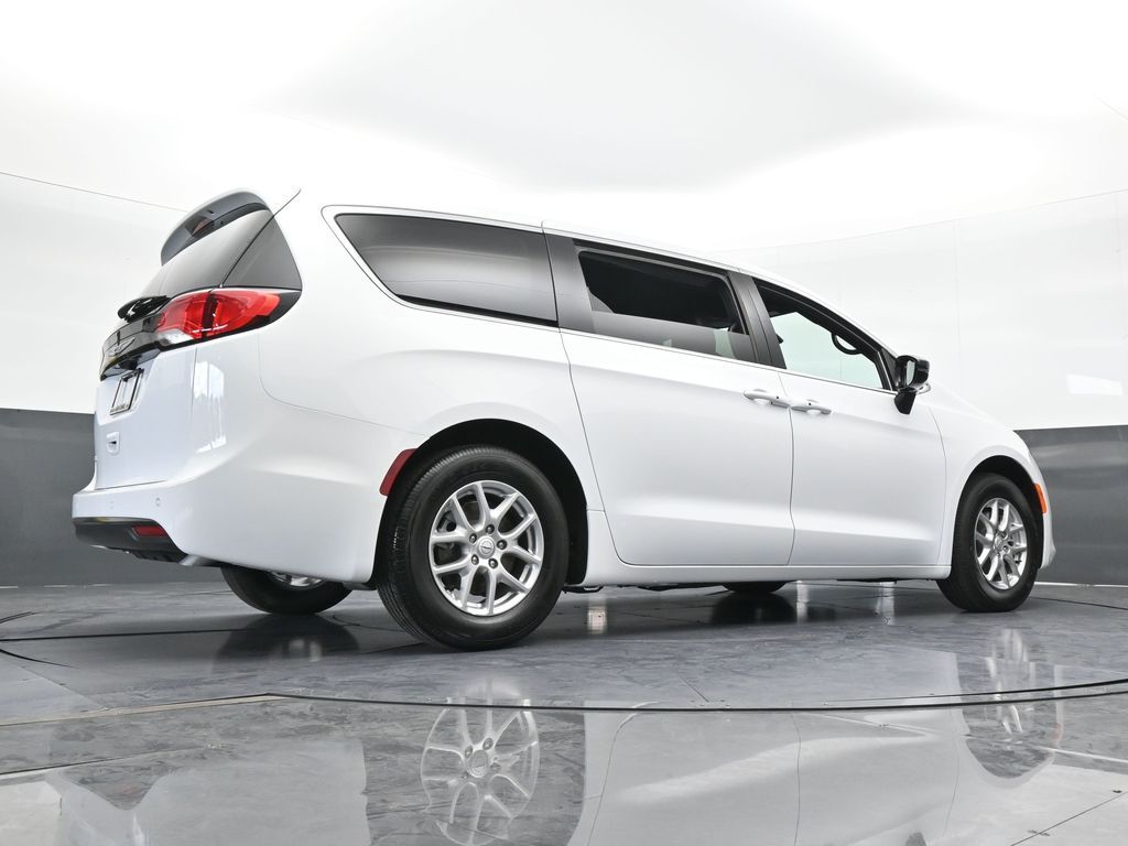 Used 2026 Bright White Clearcoat Chrysler LX image 58