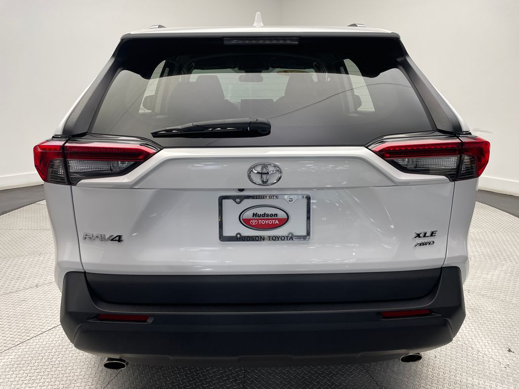 2021 Toyota RAV4 XLE 6