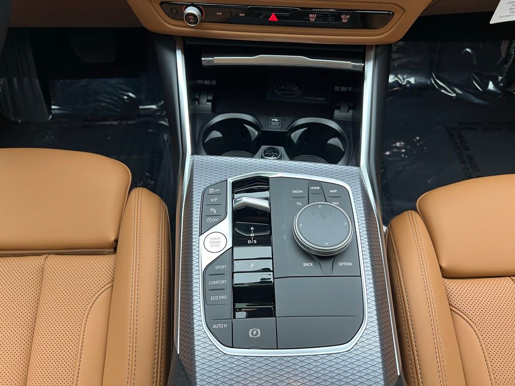 Thumbnail: 2026 BMW 3 Series - 12