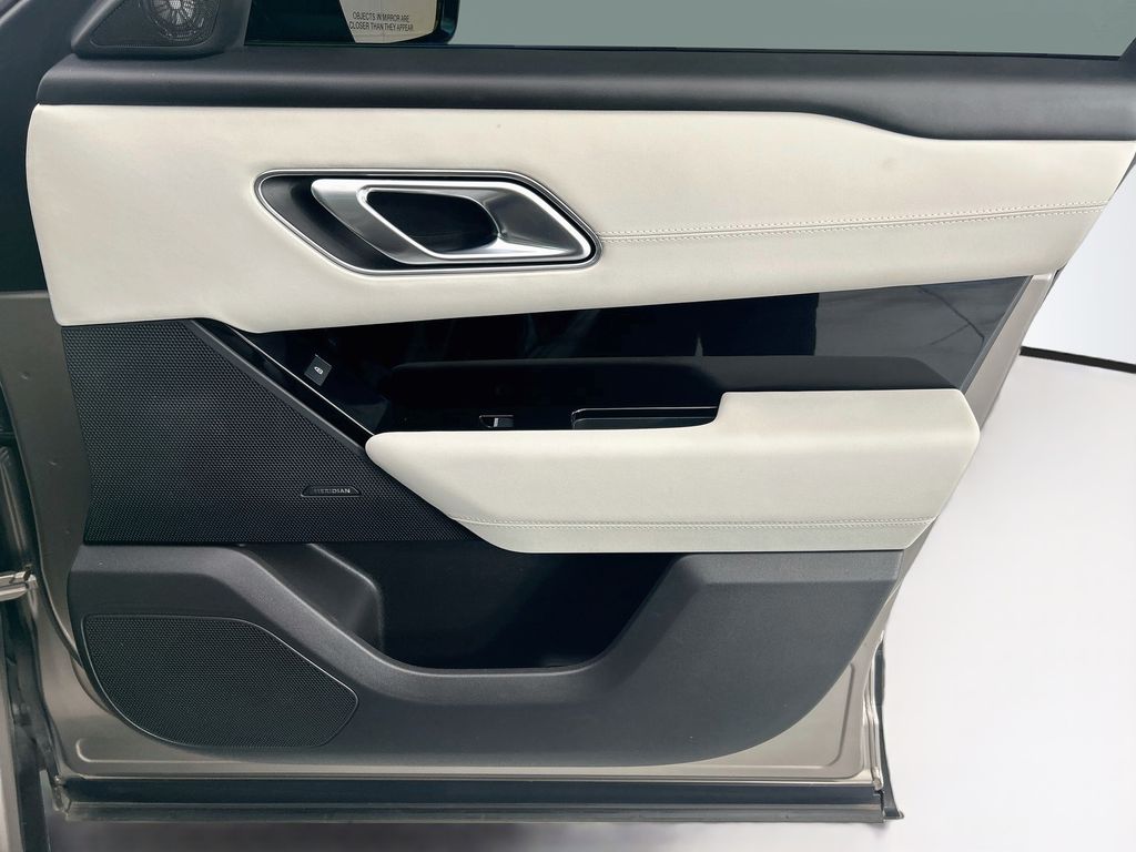 Thumbnail: 2023 Land Rover Range Rover Velar - 24